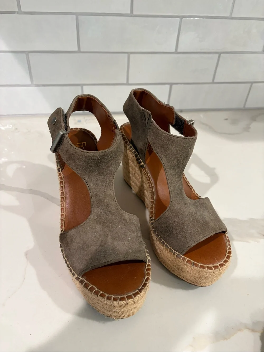 Franco Sarto Women’s Olive Suede Espadrille Wedge Sandals Size 8